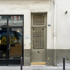  Appartamento Elegant And Modern Parisian Charm Francia